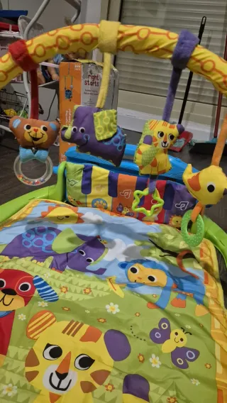 Manta de actividades para bebé