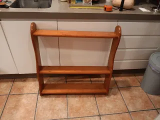 Estantería de madera provenzal