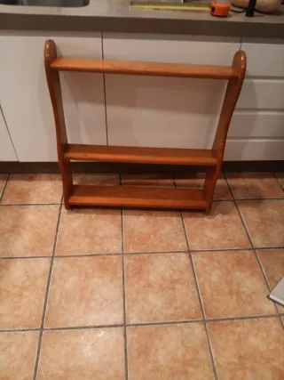 Estantería de madera provenzal