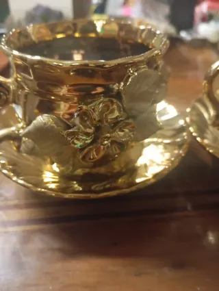 Servizio caffè in porcellana dorata