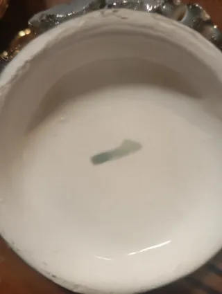 Servizio caffè in porcellana dorata