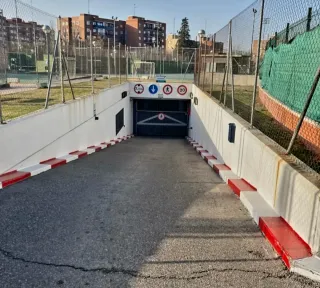 Alquilo plaza de garaje Pintor Picasso 4