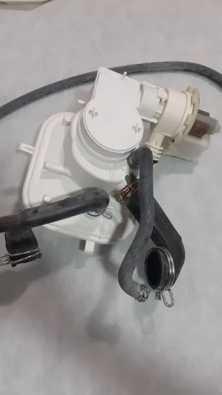 DEPÓSITO MÁS BOMBA DE DESAGÜE LAVAVAJILLAS FAGOR
