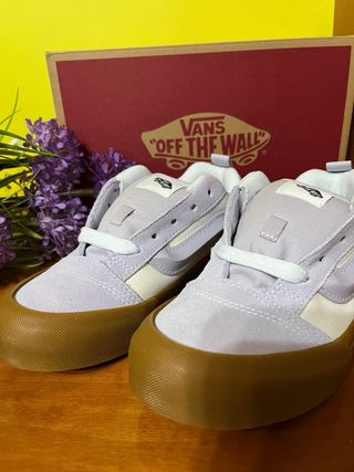 Zapatillas Vans Morado y Blanco