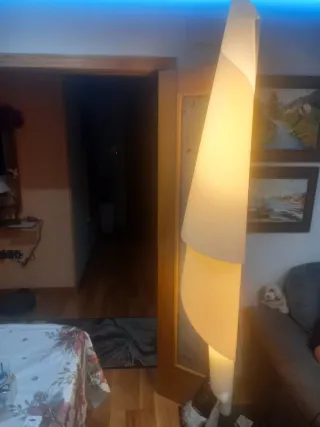 Lámpara de pie hierro forjado y pergamino,recoger.