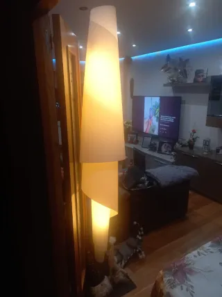 Lámpara de pie hierro forjado y pergamino,recoger.