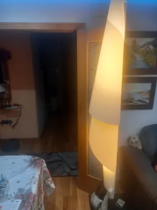 Lámpara de pie hierro forjado y pergamino,recoger.