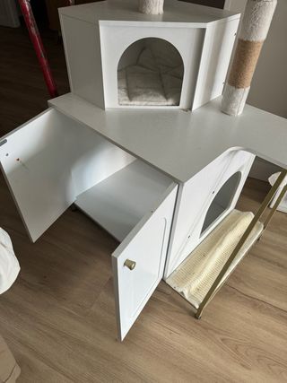 Mueble rascador y entretenimiento para gatos