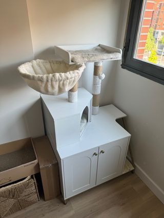 Mueble rascador y entretenimiento para gatos