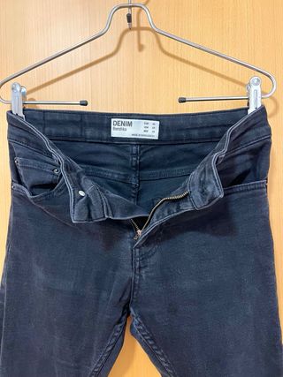Pantalón negro Bershka