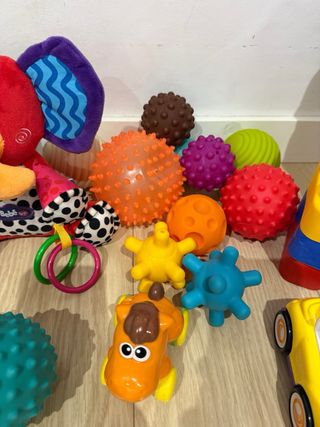 Lote 3- Juguetes Bebé: Tractor, Peluches y Bloques