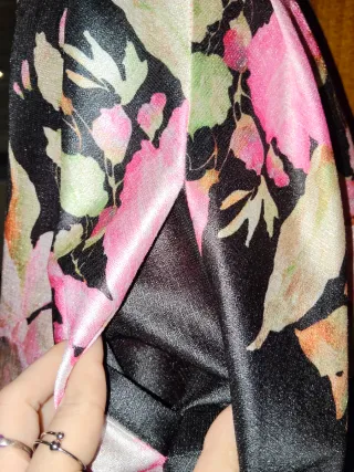 Vestido evento rosa y negro floral