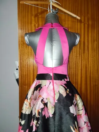 Vestido evento rosa y negro floral