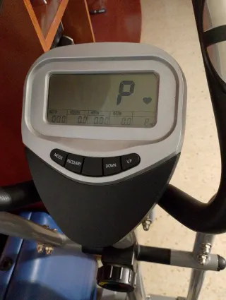 Bici elíptica con pantalla digital