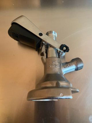 Accoppiatore fusti birra attacco a scivolo