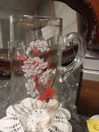 Servizio bicchieri con fiori rossi