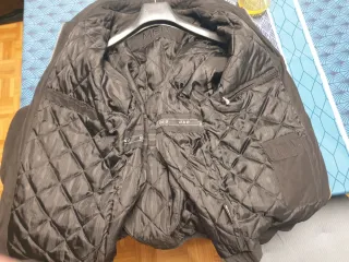 Chaqueta sin marca, o marca "Ugo Men" Negra