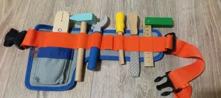 Cinturón de herramientas de juguete de madera