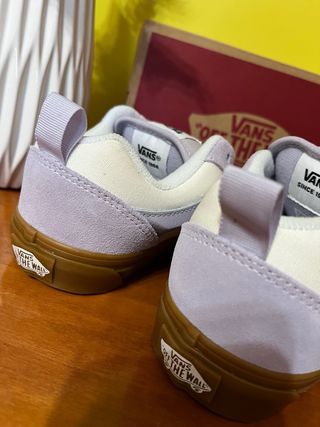 Zapatillas Vans Old Skool Morado y Blanco