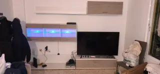 Mueble de salón madera y cristal