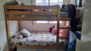 Litera de madera casi nueva