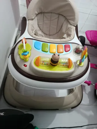 Andador bebé con piano y juguetes
