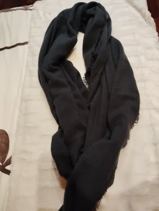 Bufanda azul marino Stradivarius