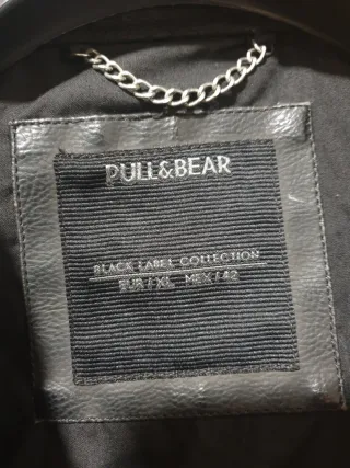 Chaqueta Pull & Bear Negra