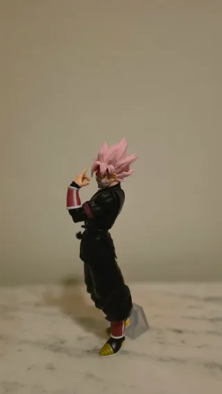 Figura Goku Rose 30cm