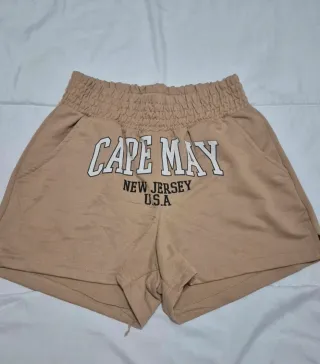 Conjunto Cape May Sudadera sin manga y shorts