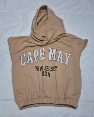 Conjunto Cape May Sudadera sin manga y shorts