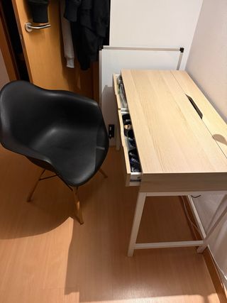 Mesa y Silla Negra Diseño (ikea)