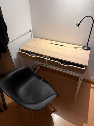 Mesa y Silla Negra Diseño (ikea)