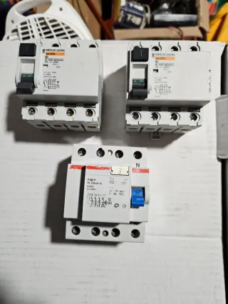 Interruptor Diferencial Merlin Gerin 40A 4 Polos