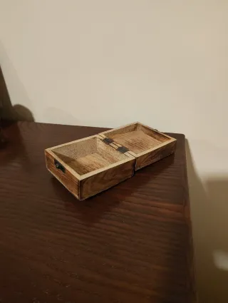 Caja de madera decorada