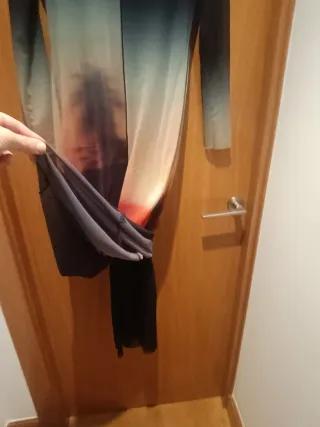 Vestido Zara Talla L Multicolor. Muy favorecedor