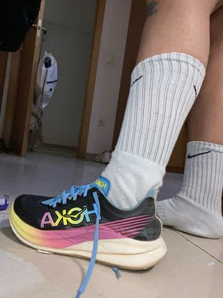 Adidas y Hoka zapatillas running mixtas