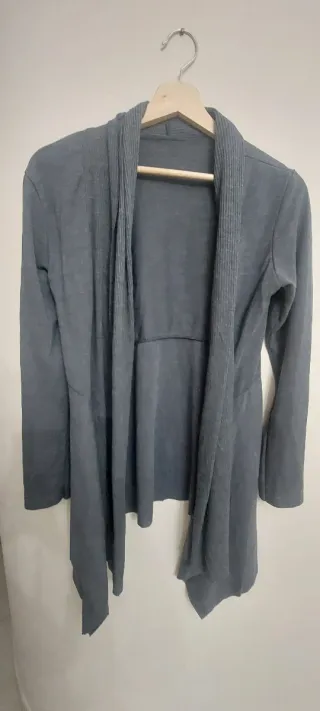 Cardigan lungo grigio con bordi a righe