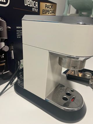 Cafetera DeLonghi EC685 Blanca