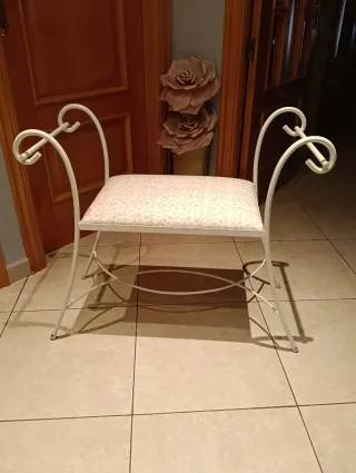 Banqueta blanca dormitorio