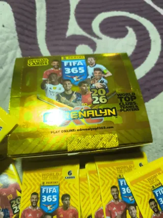 Lote 22 Sobres Panini FIFA 365 Adrenalyn XL