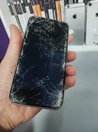 Lote 4 iPhones (Gris, Rosa, Blanco)