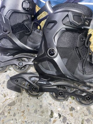 Patines en línea negros
