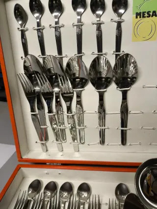 Cubertería para 8 personas