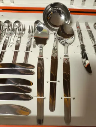 Cubertería para 8 personas