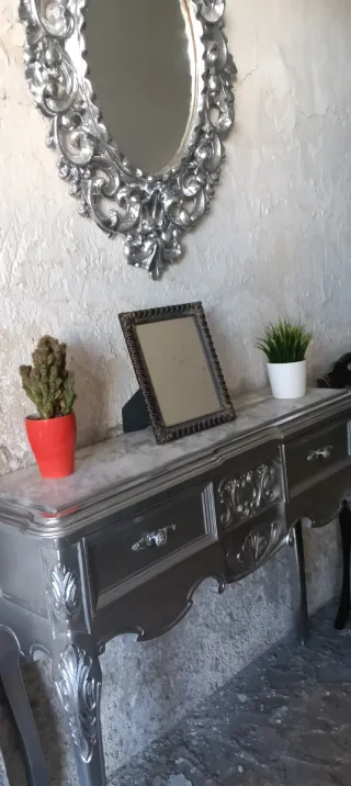 Mesa de tocador vintage plateada