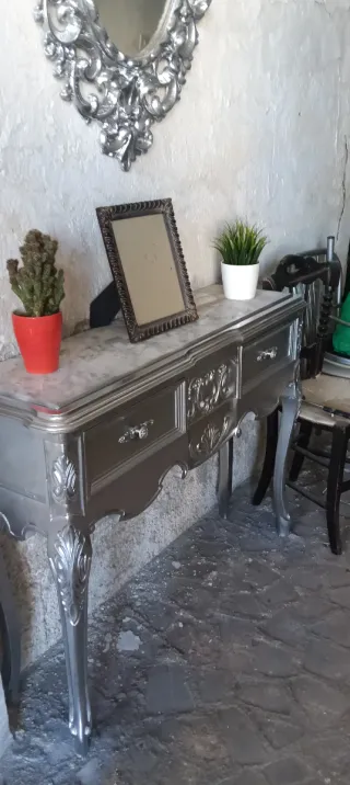 Mesa de tocador vintage plateada