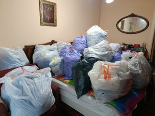 Ropa moderna nueva con etiqueta