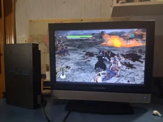 PlayStation 2 Negra + 2 Mandos + Juego