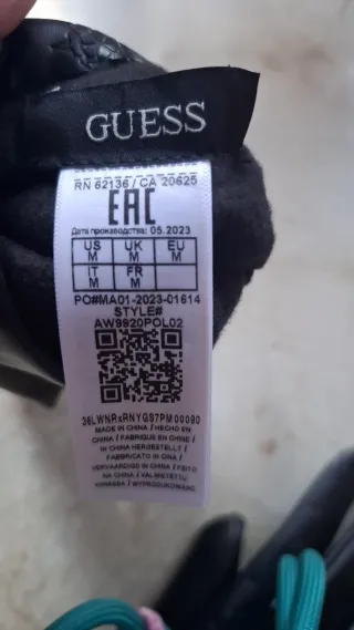 Guantes Guess Negros con Cadena